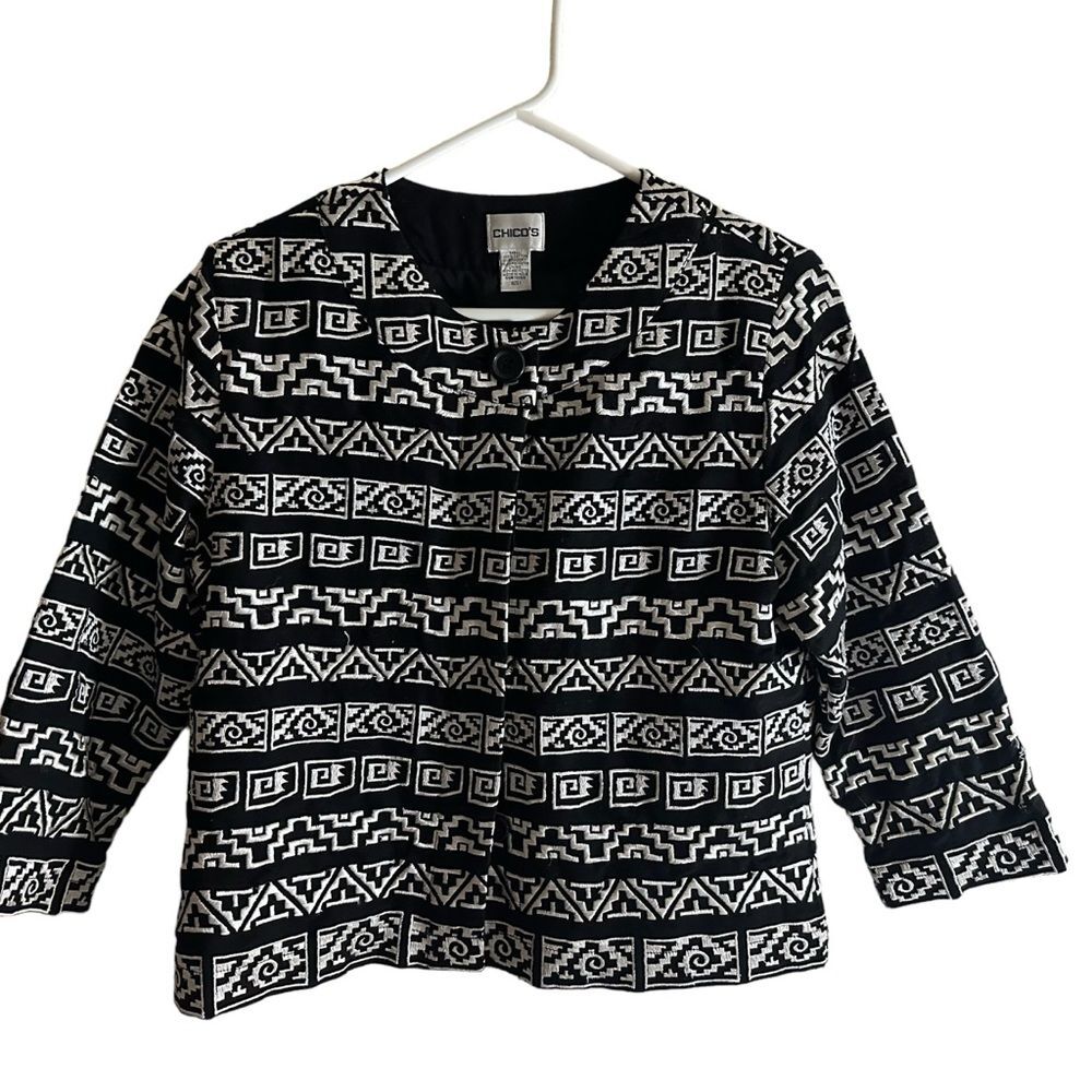 Chico's Geometric Black & White Aztec Embroidered Tribal Jacket Size‎ Size 1 Med